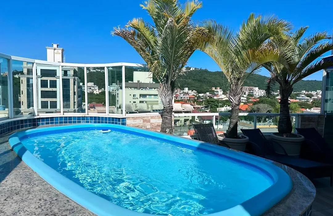 Cobertura com piscina em Bombinhas SC-1